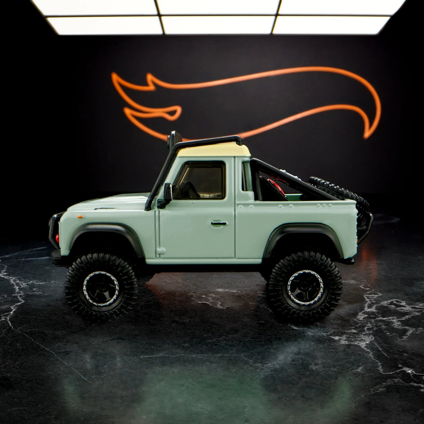 Hot wheels Land Rover Defender 90 Pickup Elite 64-HGW12