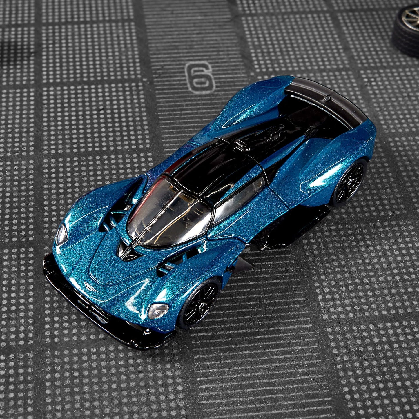 Hot wheels Aston Martin Valkyrie Elite 64-HWR91