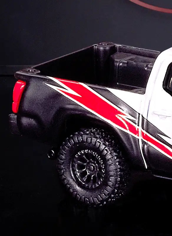 Hot wheels 17 Toyota Tacoma Elite 64-HNJ64