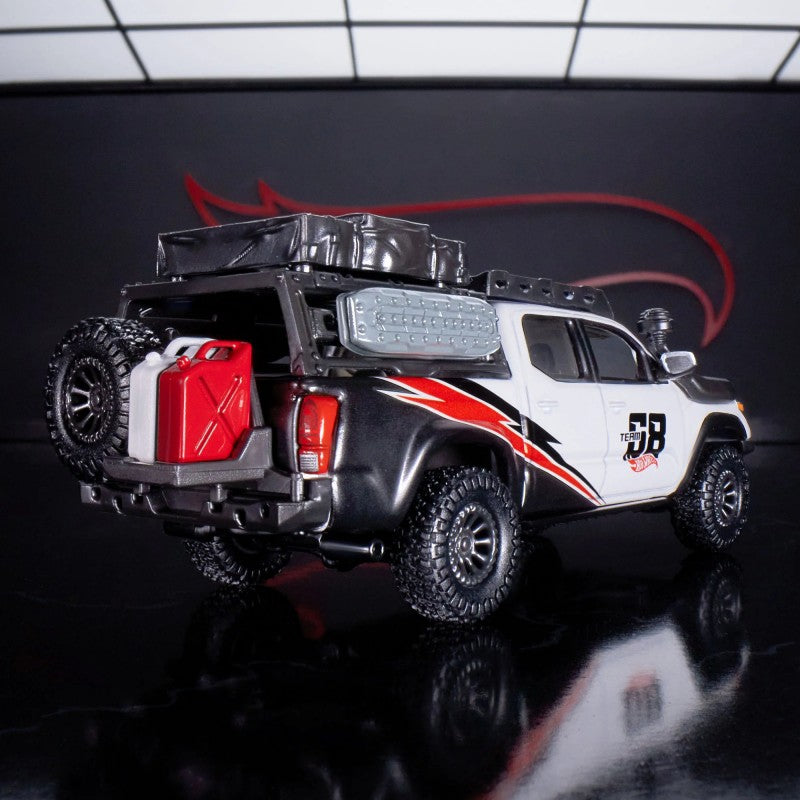 Hot wheels 17 Toyota Tacoma Elite 64-HNJ64